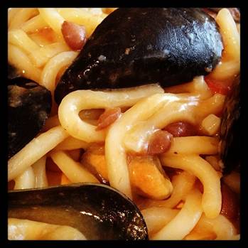 Pici con cozze e fagioli